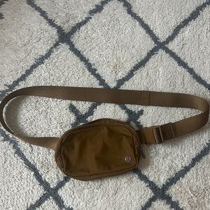 Lululemon Everywhere Belt Bag. 1L